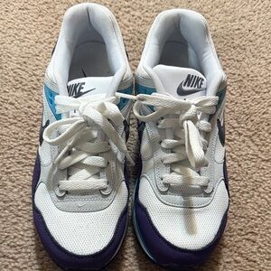 Nike White and Purple Sneakers with Blue Accents